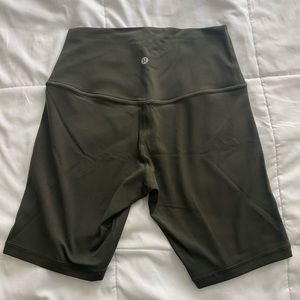 Olive Align High Rise Shorts 8”, Size 6